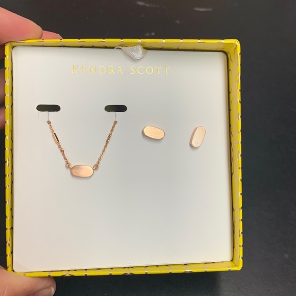 Kendra Scott Jewelry - Kendra Scott gift set